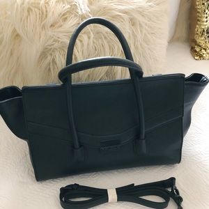 The PERFECT black bag